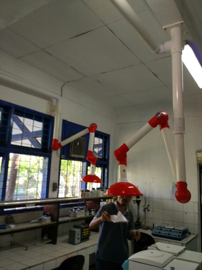 Arm hood/fume extractor