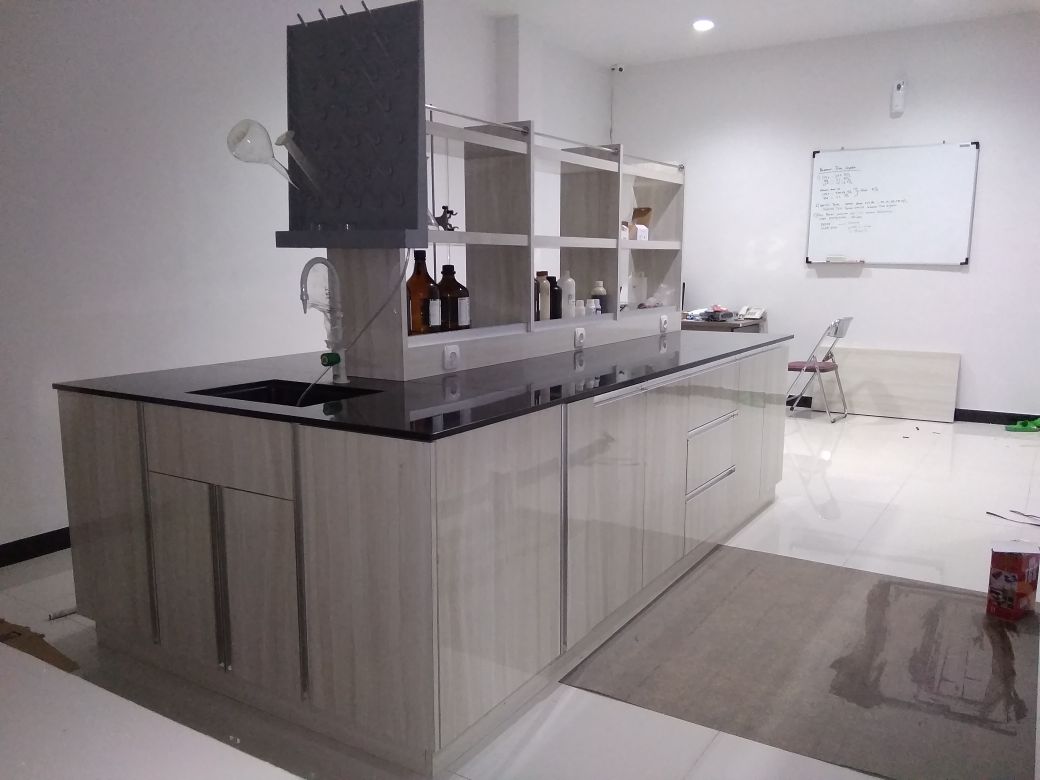 meja laboratorium island and wall bench